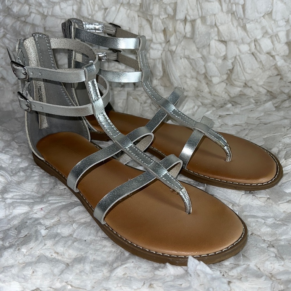 Old Navy sandals Size 7